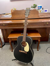 Load image into Gallery viewer, Mint! 2025 Martin 000-17E Black Smoke
