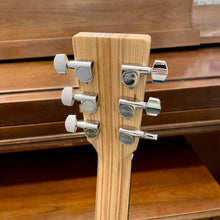 Load image into Gallery viewer, Mint! 2026 Martin LXK2
