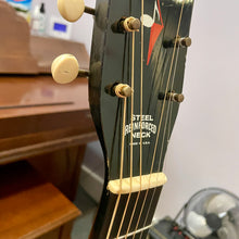 Load image into Gallery viewer, 1960's Harmony H950 Archtop

