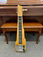 Load image into Gallery viewer, 1950's Magnatone G-65-w8 Lap Steel
