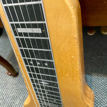 Load image into Gallery viewer, 1950's Magnatone G-65-w8 Lap Steel
