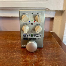 Load image into Gallery viewer, Used Source Audio C4 Synth Pedal

