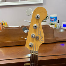 Load image into Gallery viewer, 1999 Fender Fretless Jazz Bass
