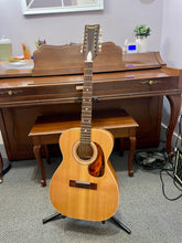 Load image into Gallery viewer, 1970s Paramount 000 12 String Natural
