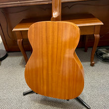 Load image into Gallery viewer, 1970s Paramount 000 12 String Natural
