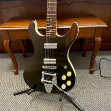 Load image into Gallery viewer, Used Danelectro Hodad w/Bigsby
