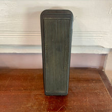 Load image into Gallery viewer, Used Dunlop Cry Baby
