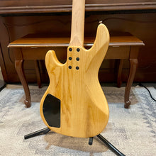 Load image into Gallery viewer, Used G&amp;L L2000 Tribute Series- 4 string bass
