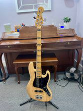 Load image into Gallery viewer, 2014 Fender American Deluxe 5 String Bass
