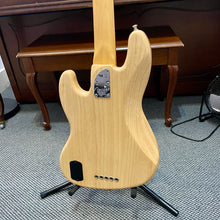 Load image into Gallery viewer, 2014 Fender American Deluxe 5 String Bass
