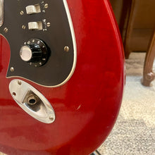 Load image into Gallery viewer, 1967 Hagstrom H8
