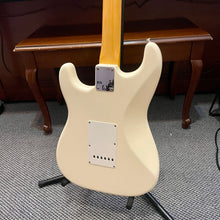 Load image into Gallery viewer, 2023 Fender American Vintage II '61 Stratocaster White
