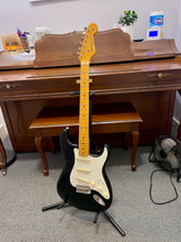 Load image into Gallery viewer, 2024 Fender American Vintage II '57 Stratocaster Black
