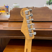 Load image into Gallery viewer, 2005 Fender Custom Classic Stratocaster Daphne Blue

