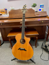 Load image into Gallery viewer, Used Breedlove Ed Gerhard Signature #110
