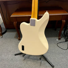 Load image into Gallery viewer, 2008 Fender Jaguar Bass MIJ
