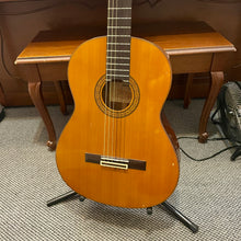 Load image into Gallery viewer, 1980's Yamaha G-235 Classical
