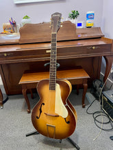Load image into Gallery viewer, 1960's Silvertone Archtop Blonde
