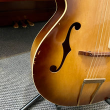 Load image into Gallery viewer, 1960's Silvertone Archtop Blonde
