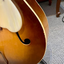 Load image into Gallery viewer, 1960's Silvertone Archtop Blonde
