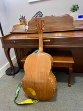 Load image into Gallery viewer, Used Mendoza 3/4 Guitarron  (prev. owned by David Hungate)
