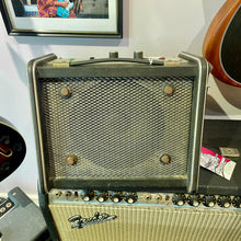 Load image into Gallery viewer, 1970&#39;s Lectrosonics Mouse Amp
