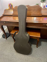 Load image into Gallery viewer, Used Taylor Deluxe T5z Case
