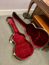 Load image into Gallery viewer, Used Taylor Deluxe T5z Case
