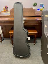 Load image into Gallery viewer, Used 1998-2003 2nd Gen Shaped P-Bass Case
