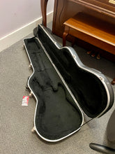 Load image into Gallery viewer, Used 1998-2003 2nd Gen Shaped P-Bass Case

