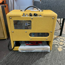Load image into Gallery viewer, Like New! Fender Pro Jr. IV
