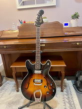 Load image into Gallery viewer, 1967 Hagstrom Viking I
