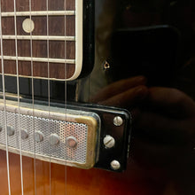 Load image into Gallery viewer, 1967 Hagstrom Viking I
