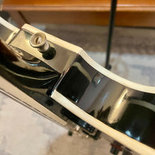 Load image into Gallery viewer, 1967 Hagstrom Viking I
