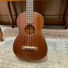 Load image into Gallery viewer, 1950&#39;s Martin Style 1 Tenor Ukulele
