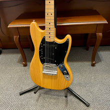 Load image into Gallery viewer, 1977 Fender Mustang Natural
