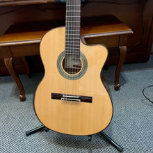 Load image into Gallery viewer, Used Alvarez AC70HCE Ac/El Classical
