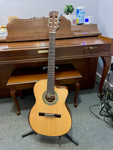 Load image into Gallery viewer, Used Alvarez AC70HCE Ac/El Classical

