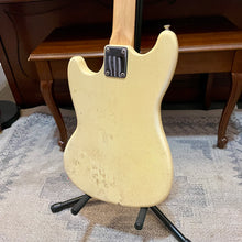 Load image into Gallery viewer, 1978 Fender Musicmaster Bass w/NOS neck    white
