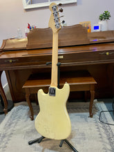 Load image into Gallery viewer, 1978 Fender Musicmaster Bass w/NOS neck    white
