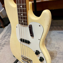 Load image into Gallery viewer, 1978 Fender Musicmaster Bass w/NOS neck    white
