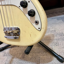 Load image into Gallery viewer, 1978 Fender Musicmaster Bass w/NOS neck    white
