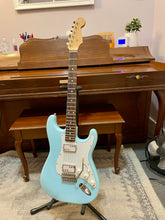 Load image into Gallery viewer, Bradfute Baby Blue Stratish
