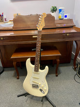 Load image into Gallery viewer, 2016 Fender American Stratocaster White
