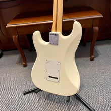 Load image into Gallery viewer, 2016 Fender American Stratocaster White
