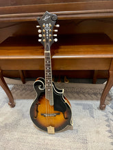 Load image into Gallery viewer, Used Oscar Schmidt OM-40 Mandolin
