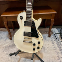 Load image into Gallery viewer, 2009 Epiphone Les Paul Custom w/mods
