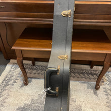 Load image into Gallery viewer, Vintage (1960&#39;s?) Hollowbody Bass Case
